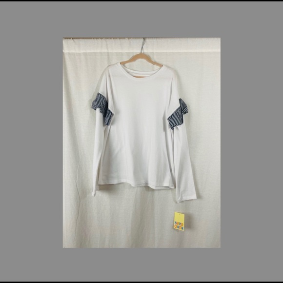 𝙶𝚞𝚛𝚕𝚜 𝚋𝚕𝚞𝚎 𝚊𝚗𝚍 𝚠𝚑𝚒𝚝𝚎 𝚝𝚘𝚙 - Picture 2 of 3